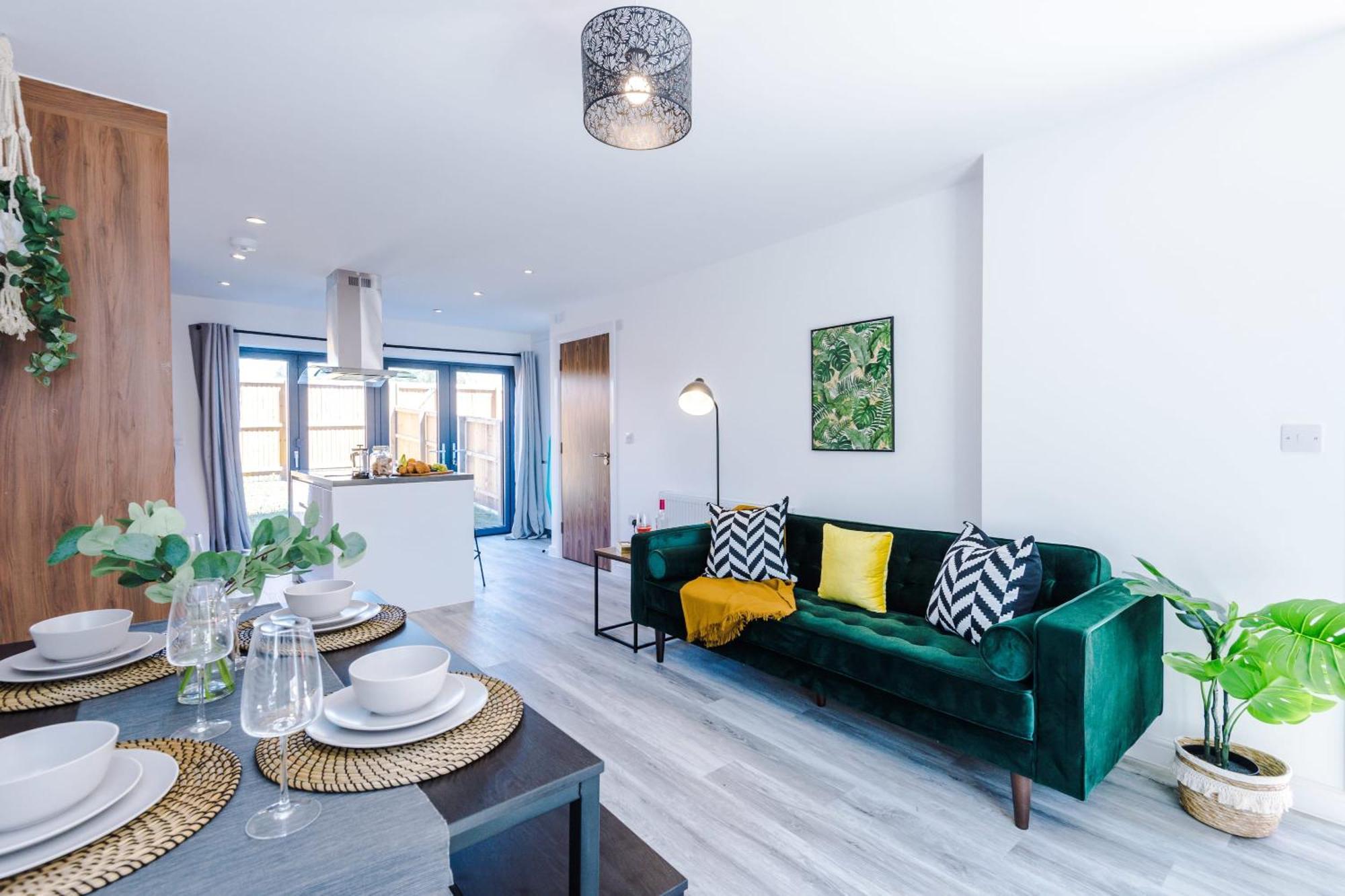 Rest&Recharge At Waterway House Villa Manchester Exterior foto